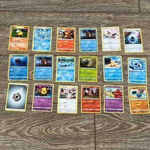 18 starter Pokémon cards